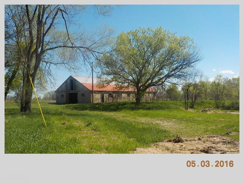 78051 39th Street Decatur, MI 49045 - Photo 3 of 6 39th Out building 2