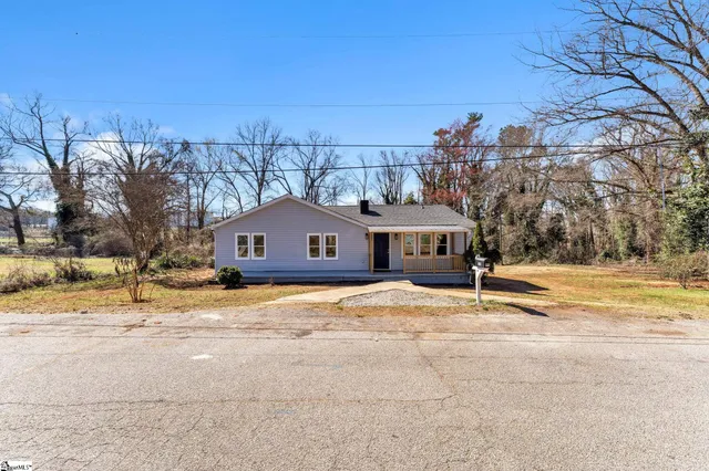 $230,000 | 805 West Fairview Avenue, Gaffney, SC 29341