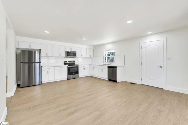 $230,000 | 805 West Fairview Avenue, Gaffney, SC 29341