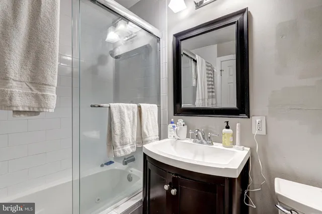 $3,300 | 505 South Lakewood Avenue, Baltimore, MD 21224