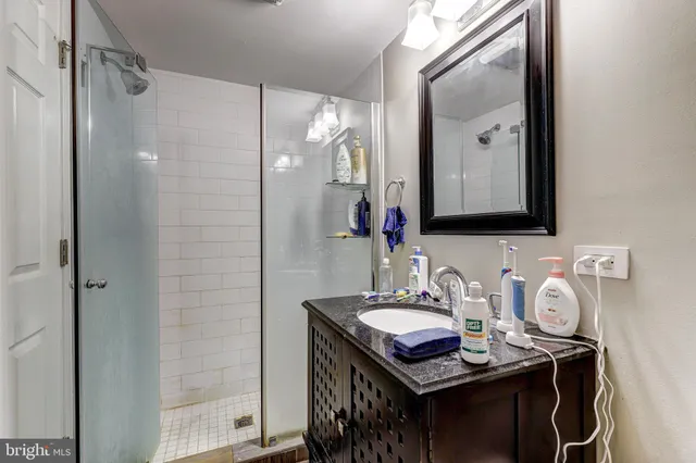 $3,300 | 505 South Lakewood Avenue, Baltimore, MD 21224