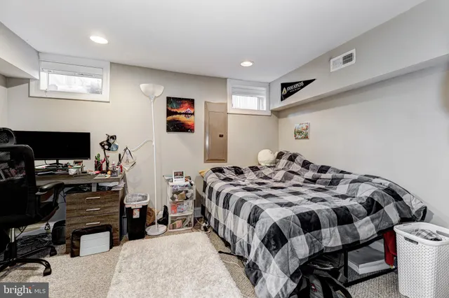 $3,300 | 505 South Lakewood Avenue, Baltimore, MD 21224