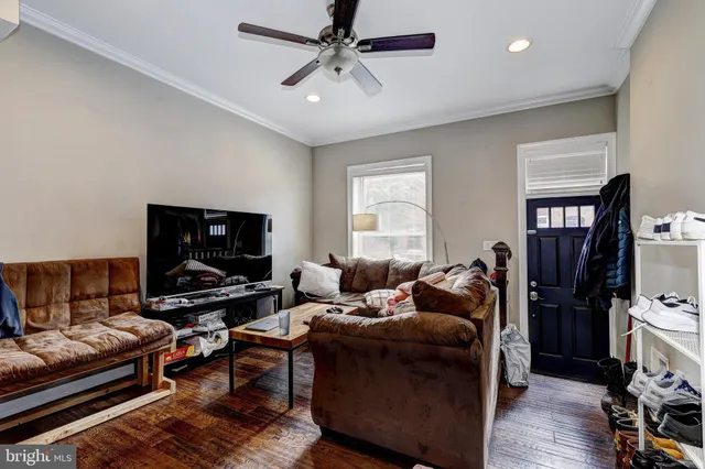 $3,300 | 505 South Lakewood Avenue, Baltimore, MD 21224