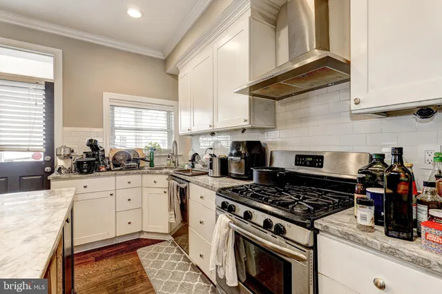 $3,300 | 505 South Lakewood Avenue, Baltimore, MD 21224