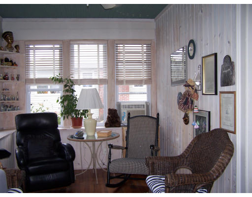 33 Algonquin Road Quincy, MA 02169 - Photo 3 of 19 Gallery Image 3