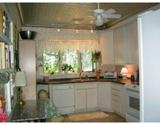33 Algonquin Road Quincy, MA 02169 - Photo 8 of 19 Gallery Image 8