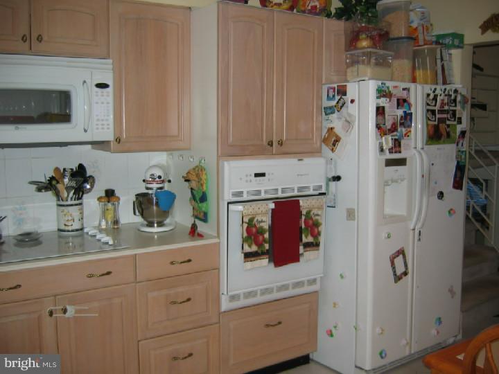 972 Irvin Road Huntingdon Valley, PA 19006 - Photo 8 of 25