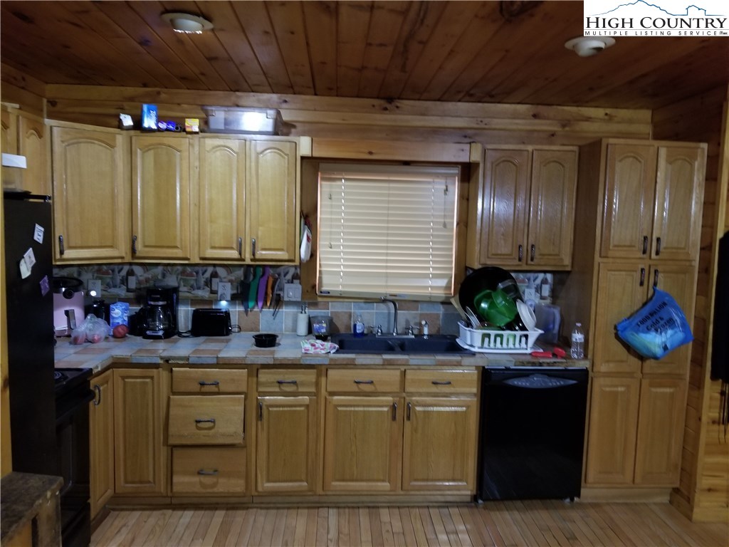 1253 Brookshire Road Boone, NC 28607 - Photo 7 of 14 Gallery Image 7
