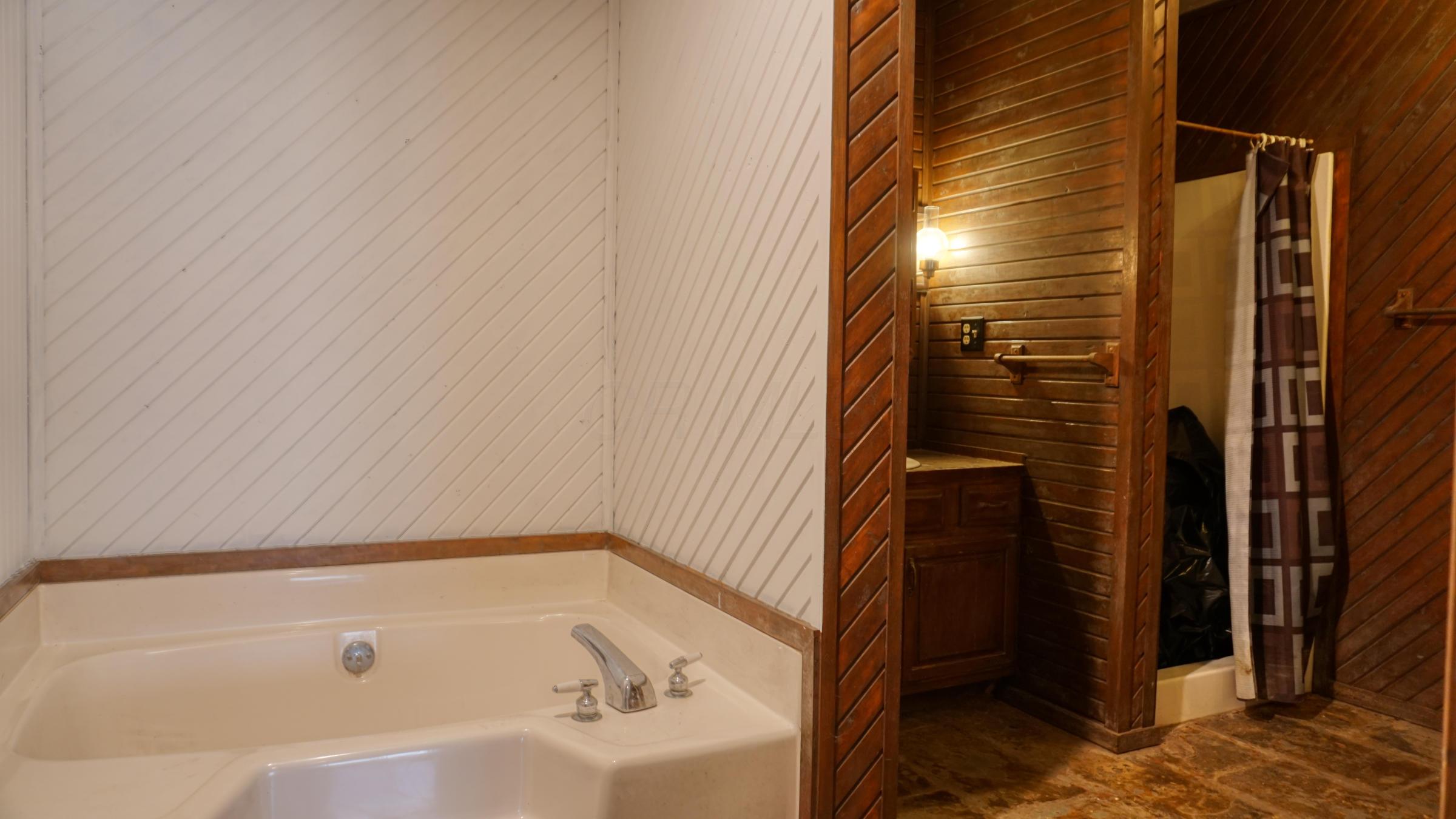65272 Wolfs Den Road Cambridge, OH 43725 - Photo 14 of 33
