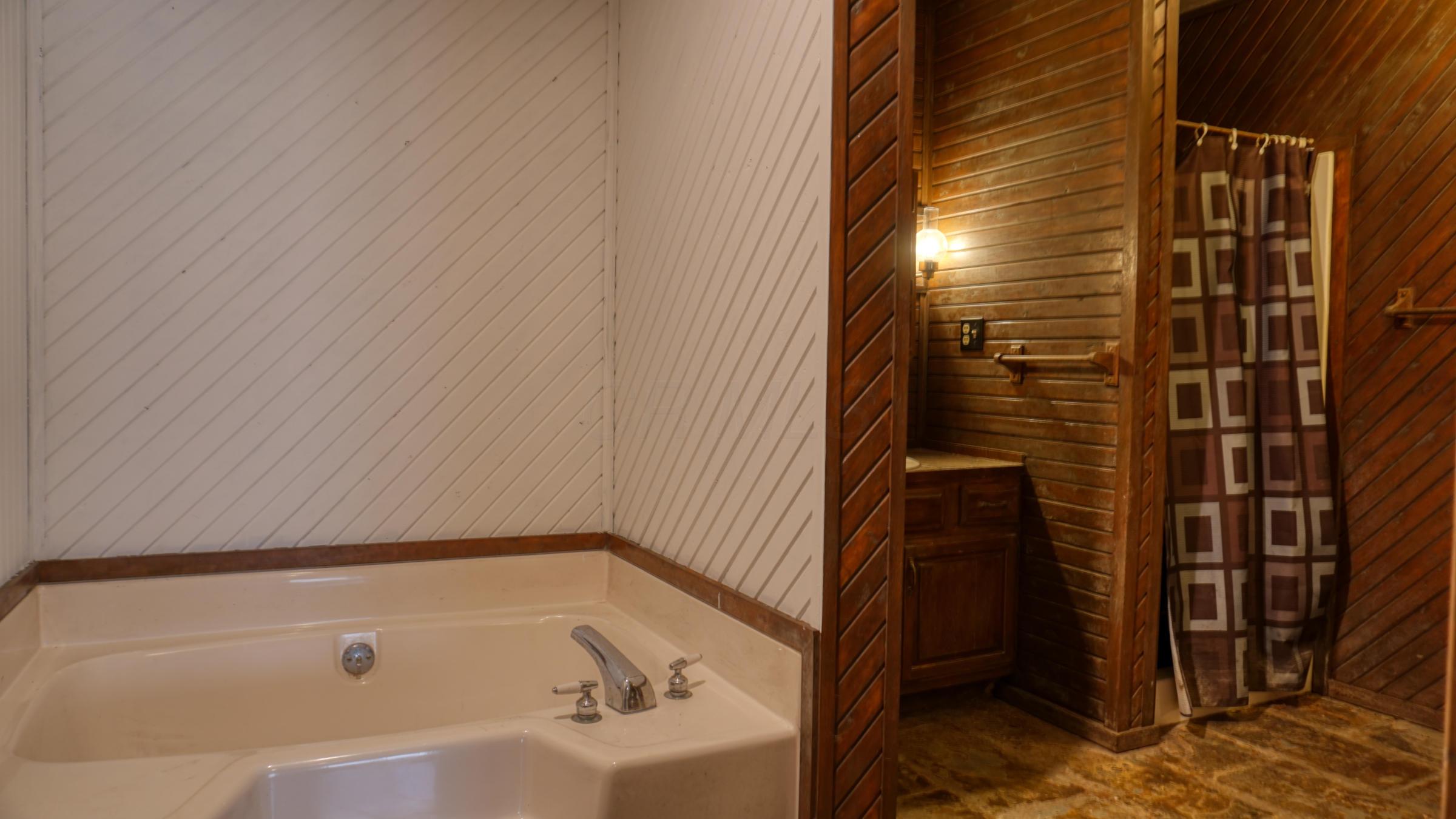 65272 Wolfs Den Road Cambridge, OH 43725 - Photo 15 of 33