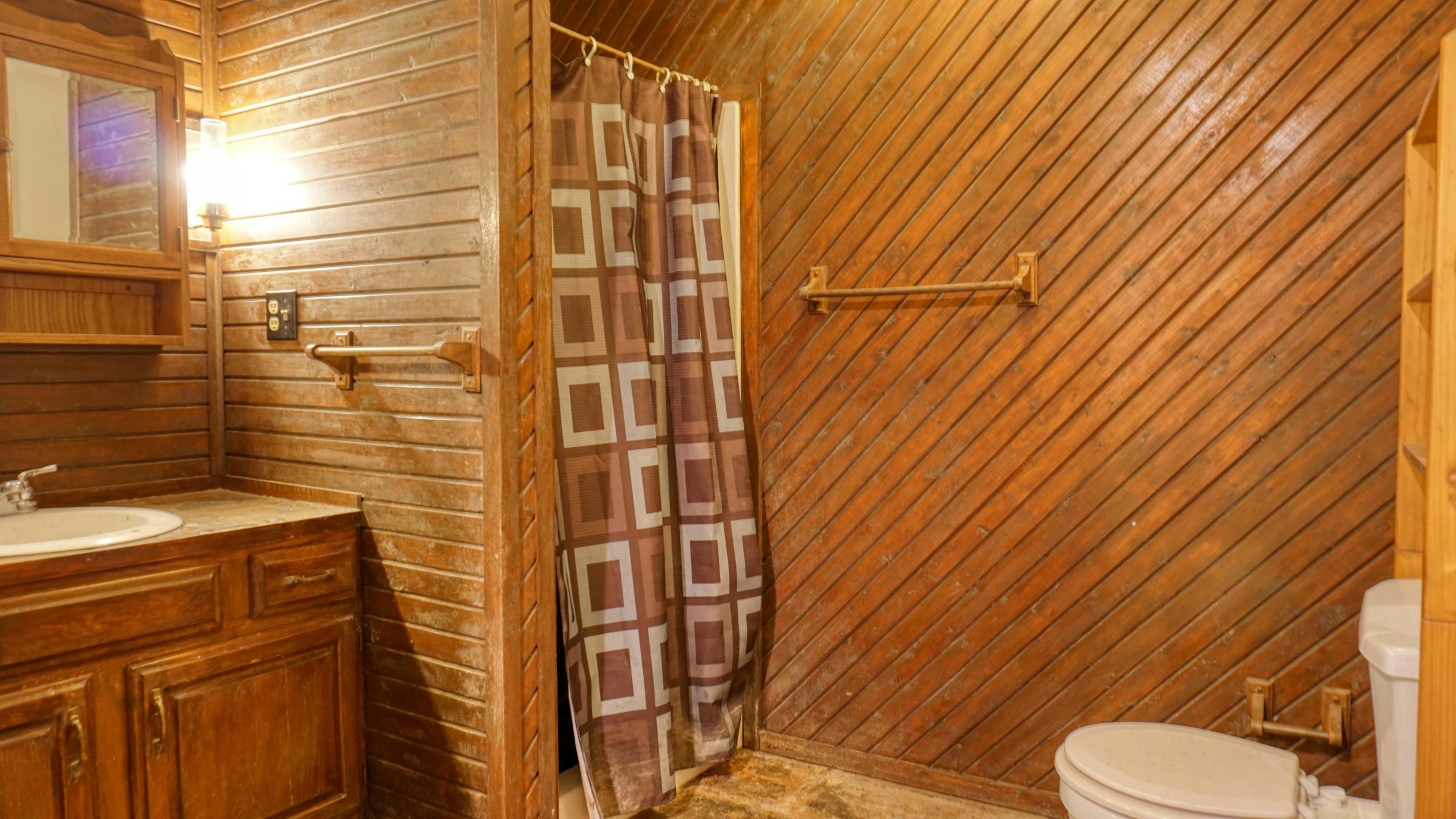 65272 Wolfs Den Road Cambridge, OH 43725 - Photo 19 of 33