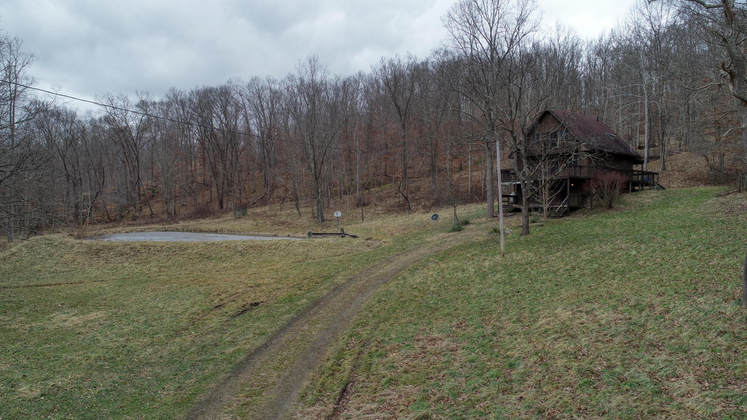 65272 Wolfs Den Road Cambridge, OH 43725 - Photo 2 of 33