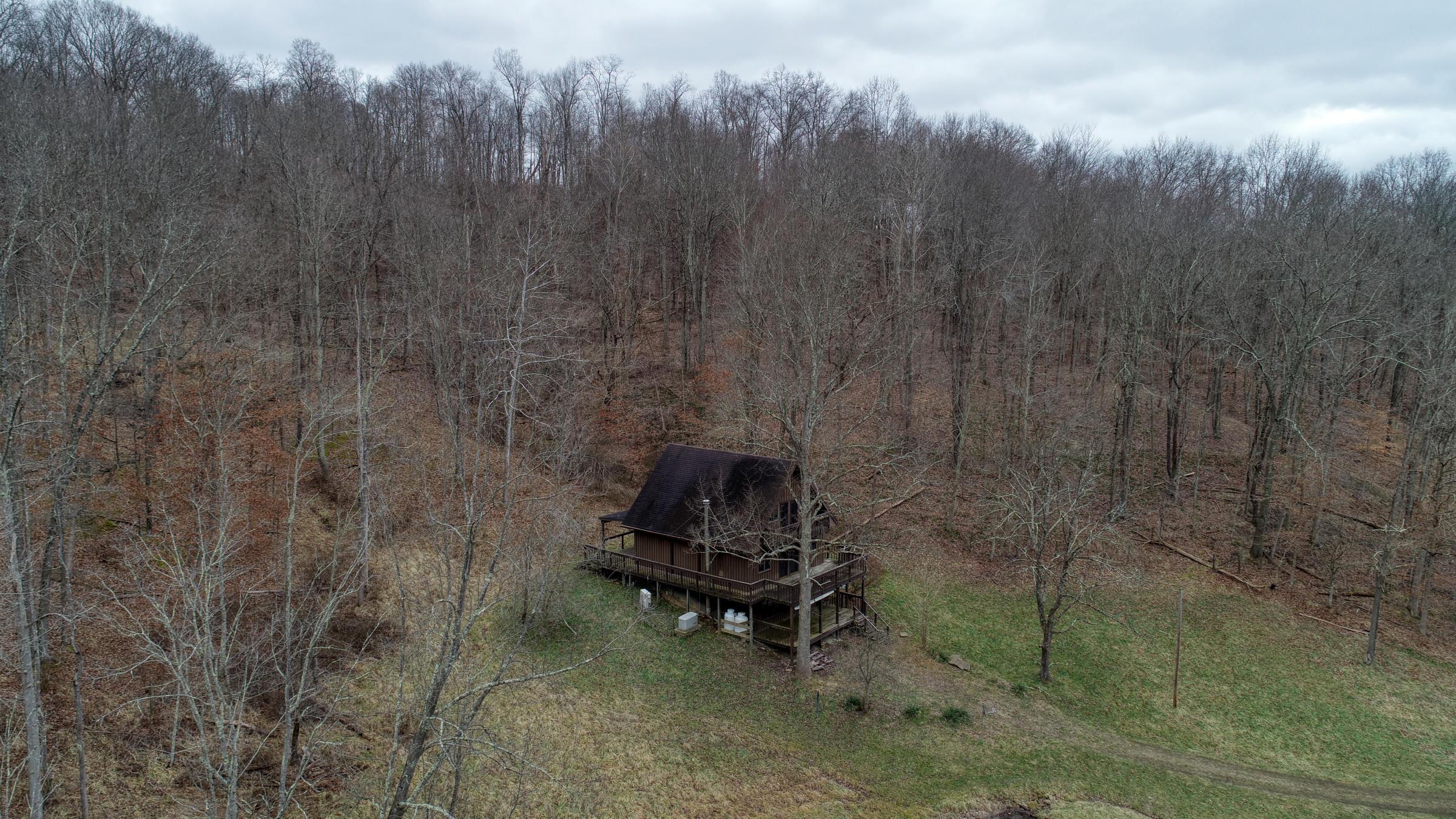 65272 Wolfs Den Road Cambridge, OH 43725 - Photo 23 of 33