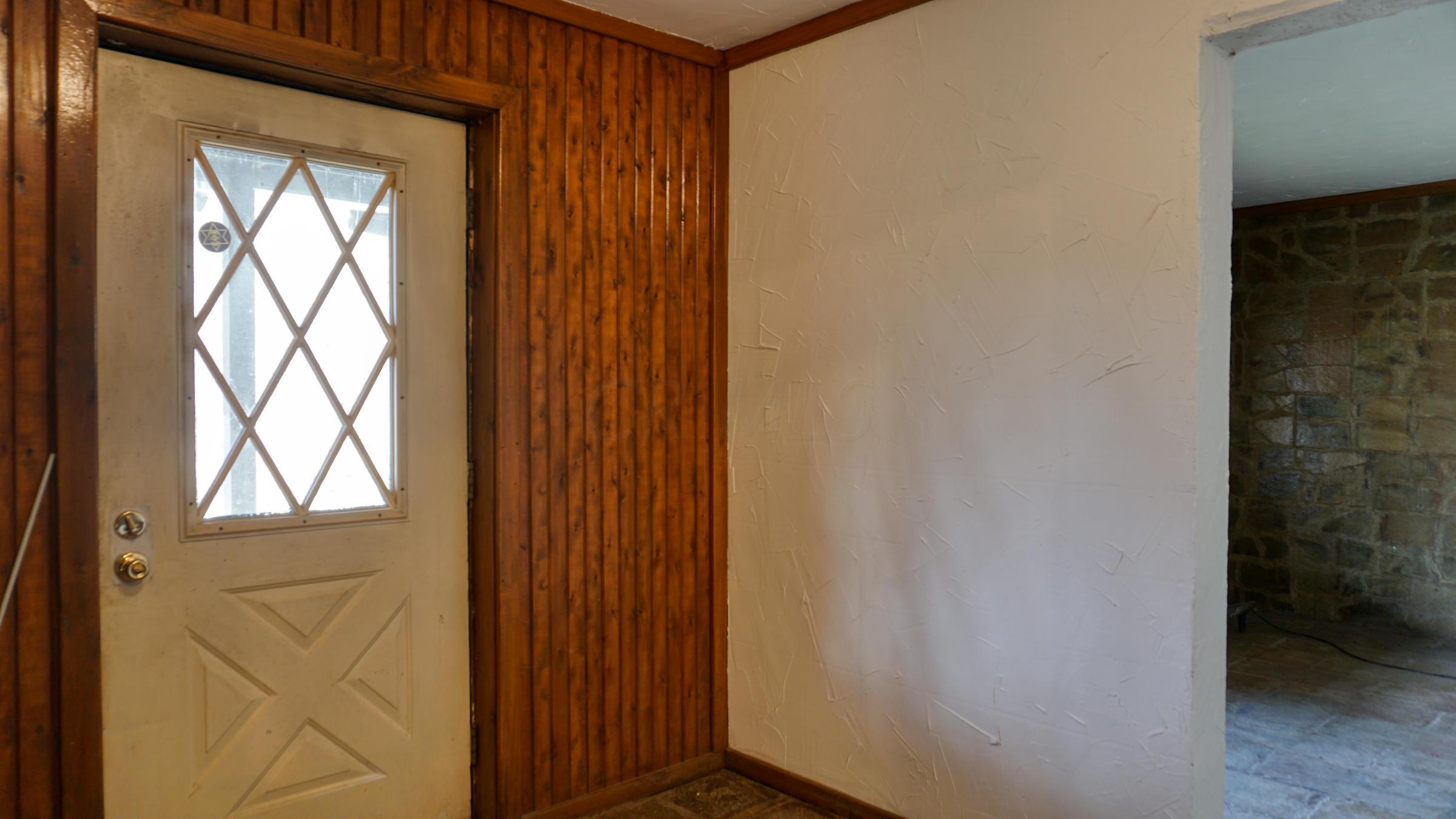 65272 Wolfs Den Road Cambridge, OH 43725 - Photo 7 of 33