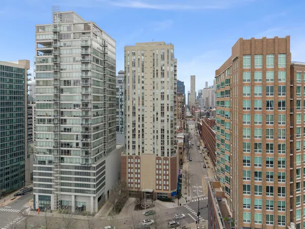 $524,999 | 645 North Kingsbury Street, Unit 2202, Chicago, IL 60654