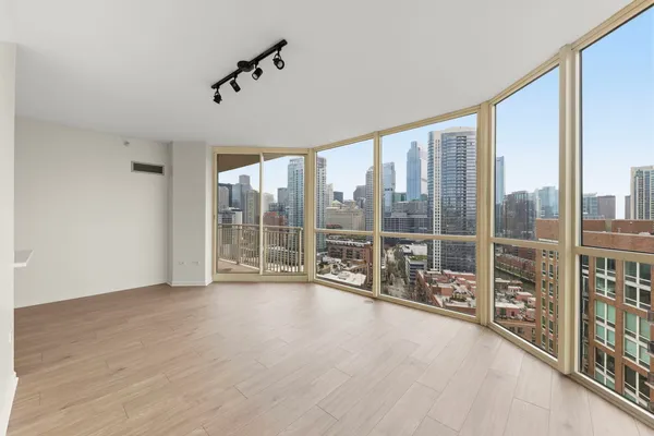 $524,999 | 645 North Kingsbury Street, Unit 2202, Chicago, IL 60654