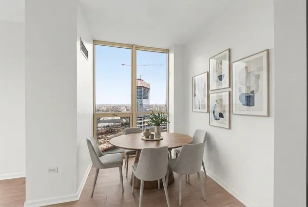 $524,999 | 645 North Kingsbury Street, Unit 2202, Chicago, IL 60654