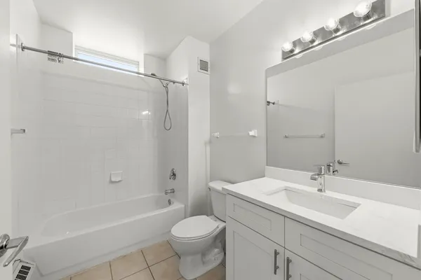 $524,999 | 645 North Kingsbury Street, Unit 2202, Chicago, IL 60654
