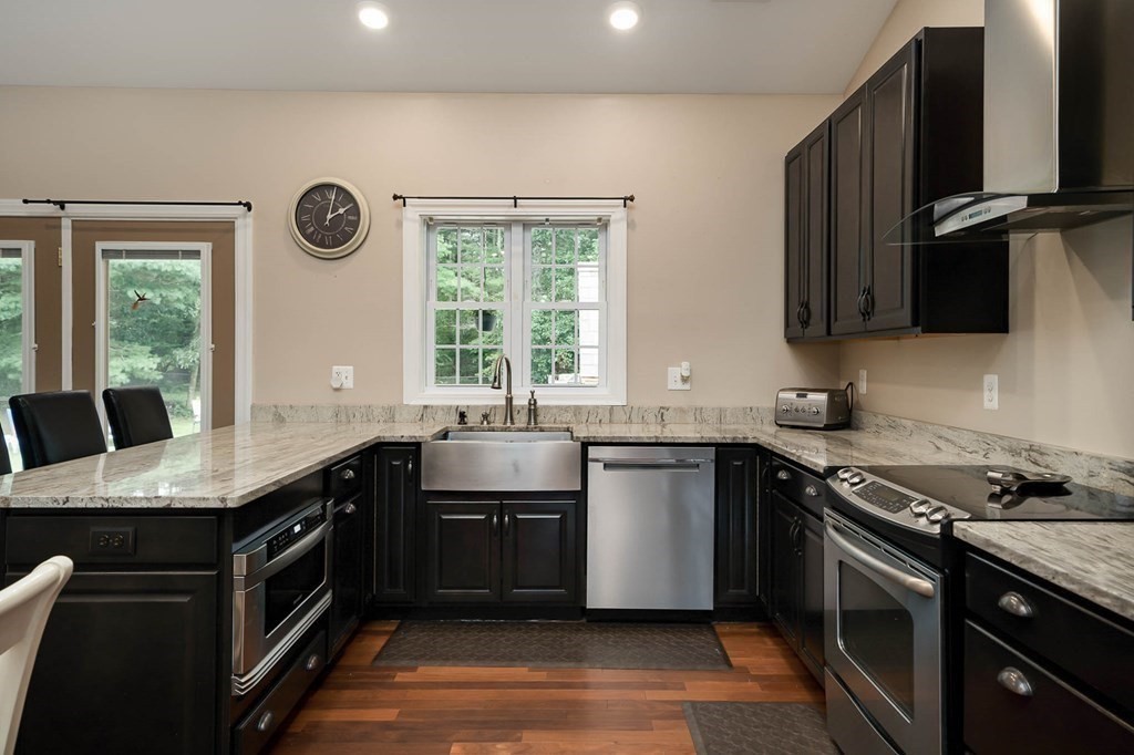 118 High Street Freetown, MA 02702 - Photo 11 of 41