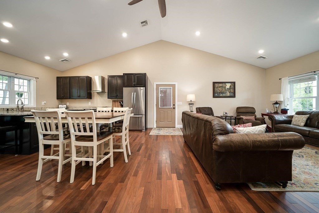 118 High Street Freetown, MA 02702 - Photo 12 of 41