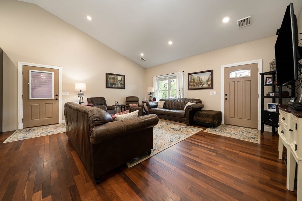 118 High Street Freetown, MA 02702 - Photo 13 of 41