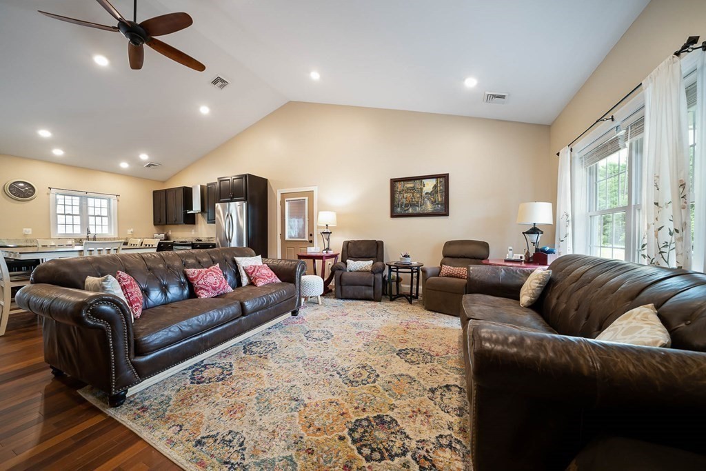 118 High Street Freetown, MA 02702 - Photo 14 of 41