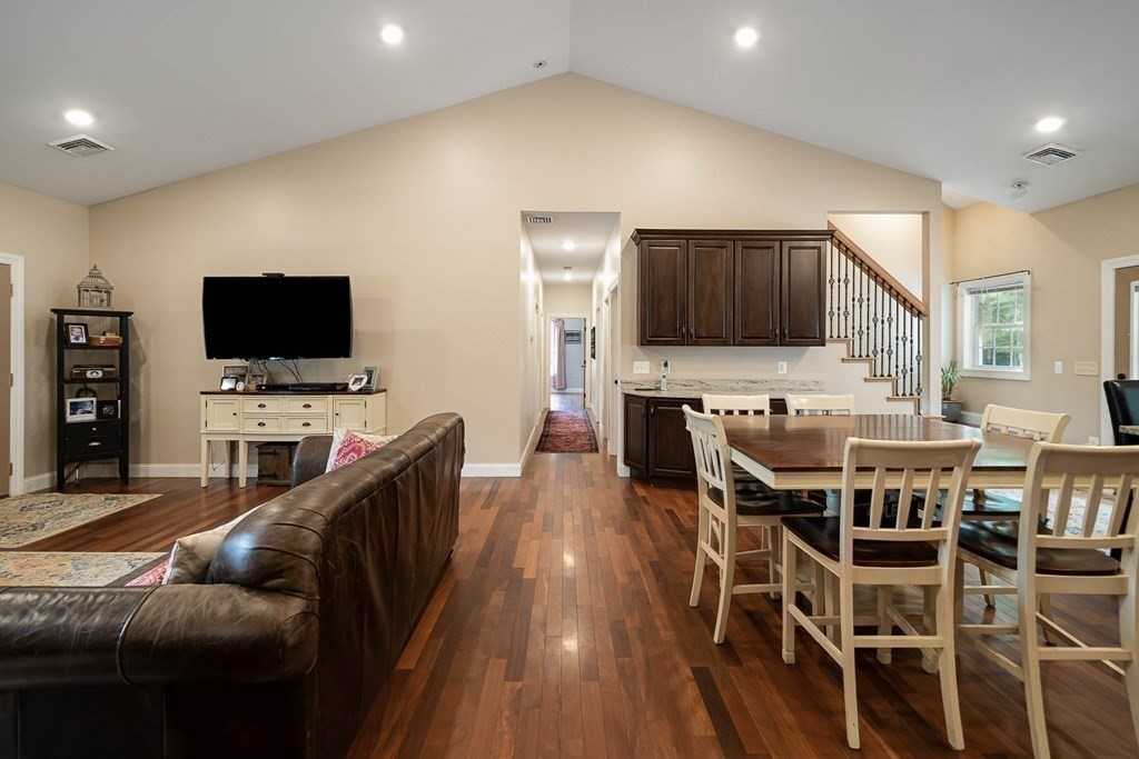 118 High Street Freetown, MA 02702 - Photo 15 of 41