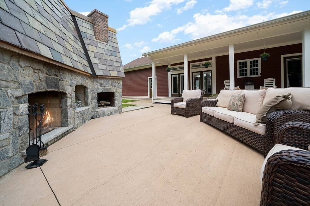 118 High Street Freetown, MA 02702 - Photo 31 of 41