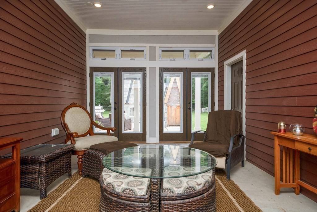 118 High Street Freetown, MA 02702 - Photo 9 of 41