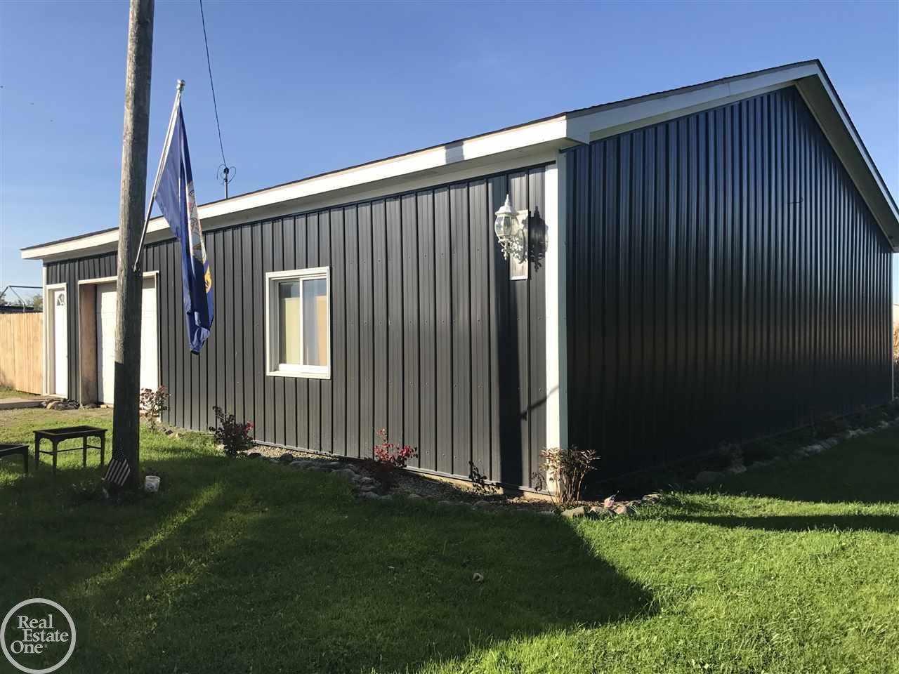 8773 Metcalf Road Avoca, MI 48006 - Photo 5 of 34