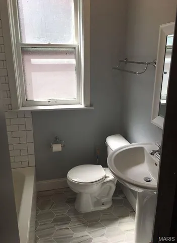 $1,350 | 4947 Tholozan Avenue, St. Louis, MO 63109