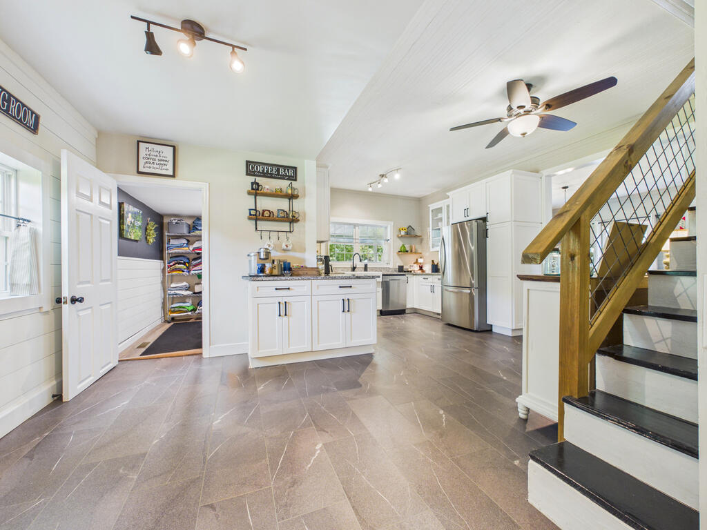 1038 Jarrett Road Hayesville, NC 28904 - Photo 21 of 61 Gallery Image 21