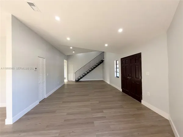 $3,100 | 250 Southwest 78th Avenue, Miami, FL 33144