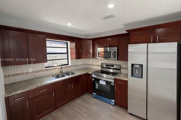 $3,100 | 250 Southwest 78th Avenue, Miami, FL 33144