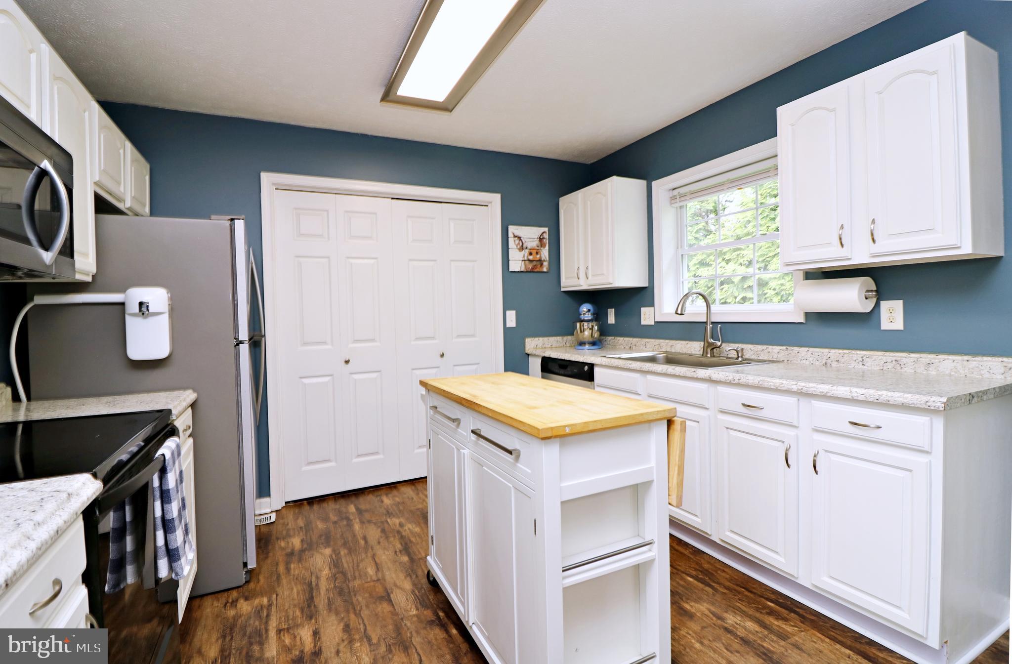163 Robelei Drive Ranson, WV 25438 - Photo 11 of 26 Kitchen