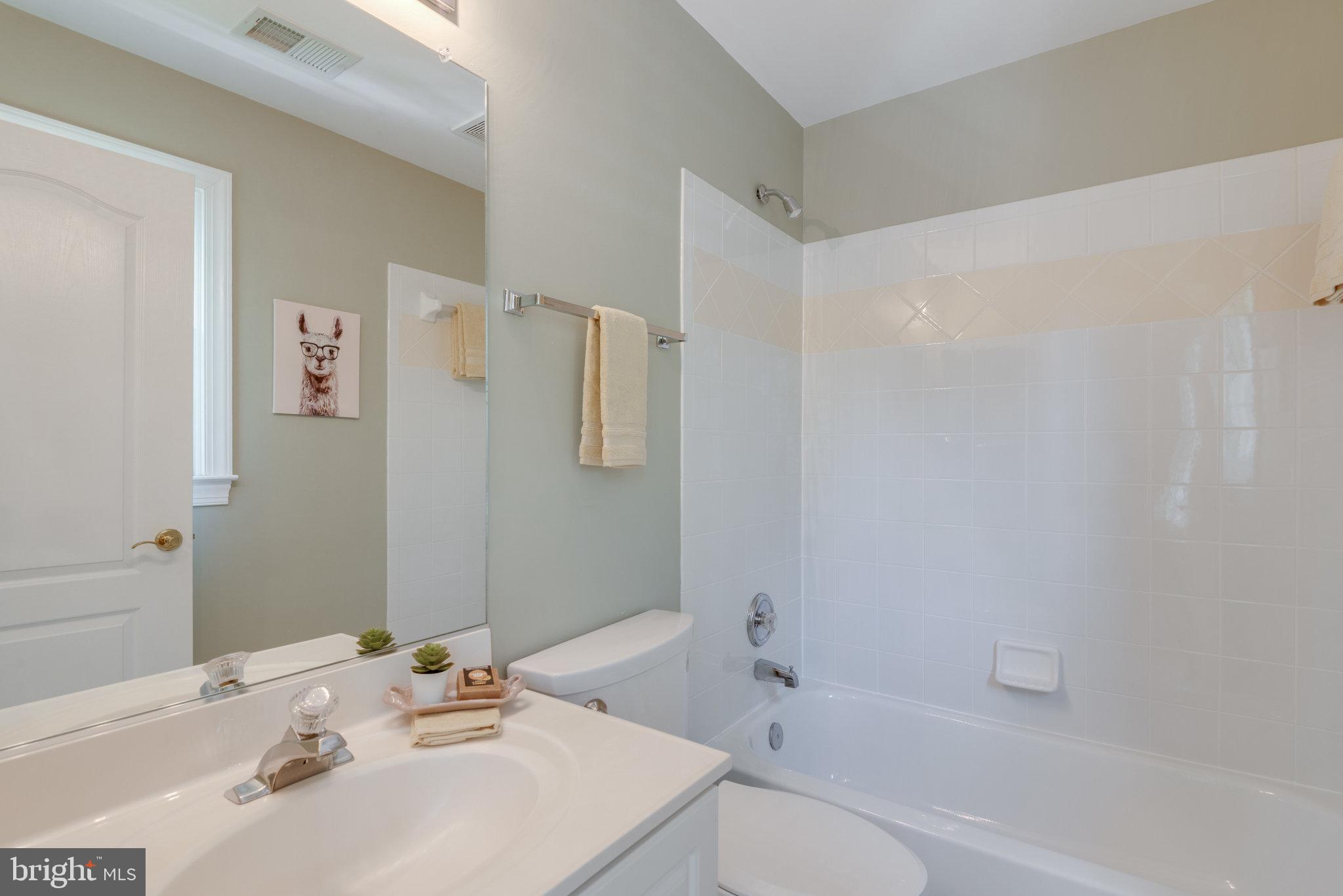 12104 North Walnut Branch Road Reston, VA 20194 - Photo 47 of 70 Ensuite bath in bedroom 4.