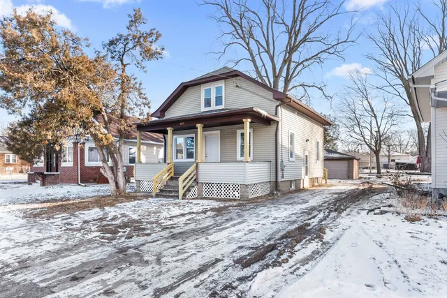 $3,000 | 867 Church Road, Aurora, IL 60505