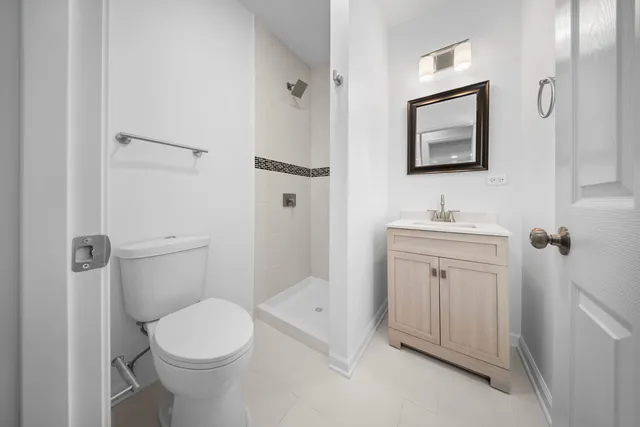 $3,000 | 867 Church Road, Aurora, IL 60505