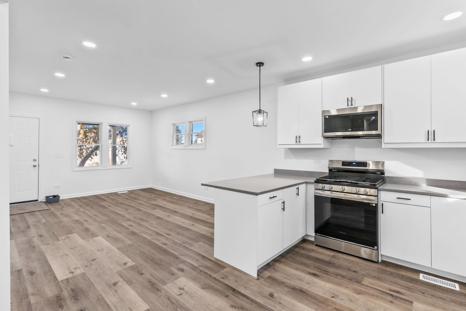 867 Church Road Aurora, IL 60505 - Photo 6 of 25