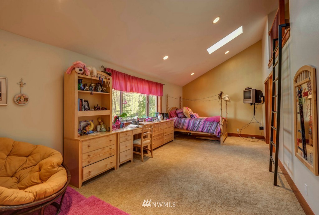 16861 Southeast Jones Road Renton, WA 98058 - Photo 13 of 15