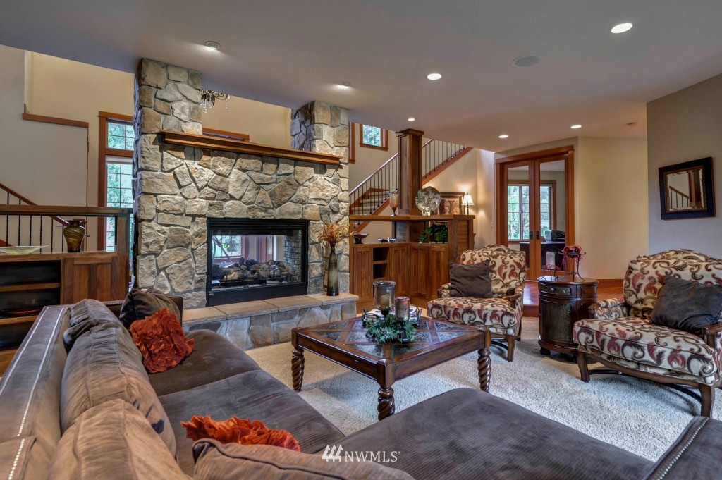 16861 Southeast Jones Road Renton, WA 98058 - Photo 3 of 15