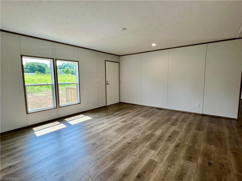 188 Trivette Road Harmony, NC 28634 - Photo 14 of 24 living room