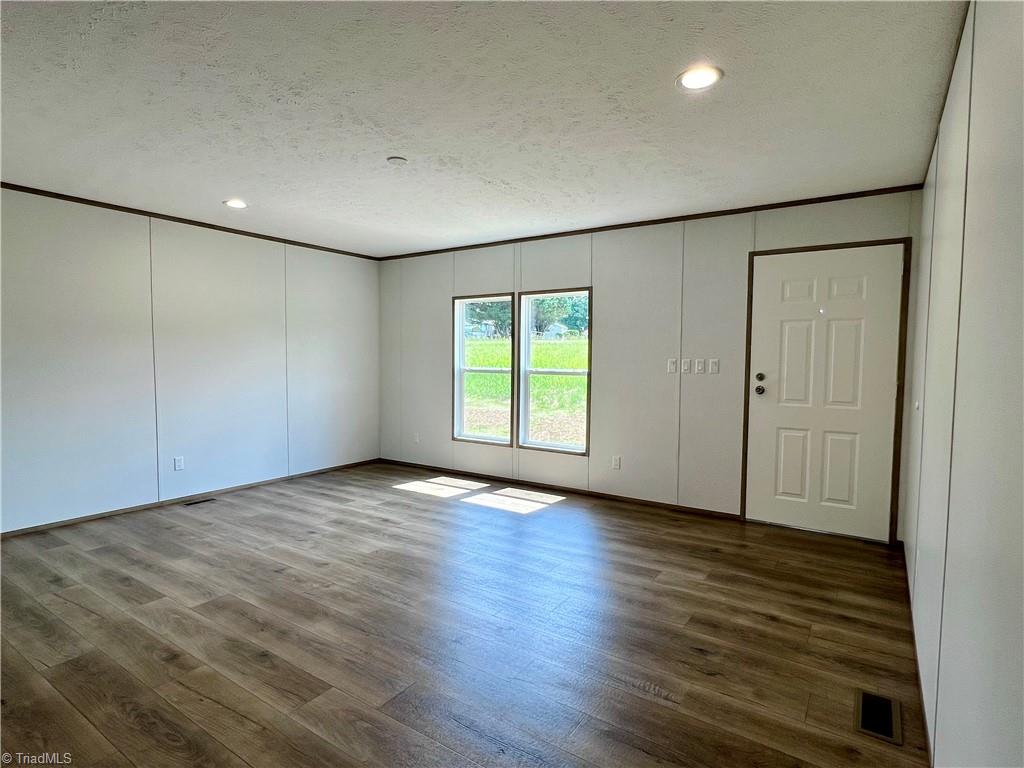 188 Trivette Road Harmony, NC 28634 - Photo 3 of 24 Living Room