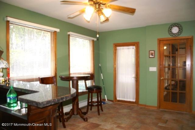 129 Frank Applegate Road Jackson, NJ 08527 - Photo 11 of 28 a view of a dining room with furniture and window