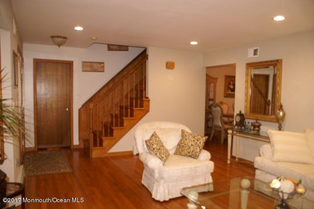 129 Frank Applegate Road Jackson, NJ 08527 - Photo 4 of 28 a view of entryway and hall with wooden floor