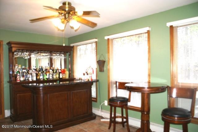 129 Frank Applegate Road Jackson, NJ 08527 - Photo 10 of 28 a dining room with furniture and window