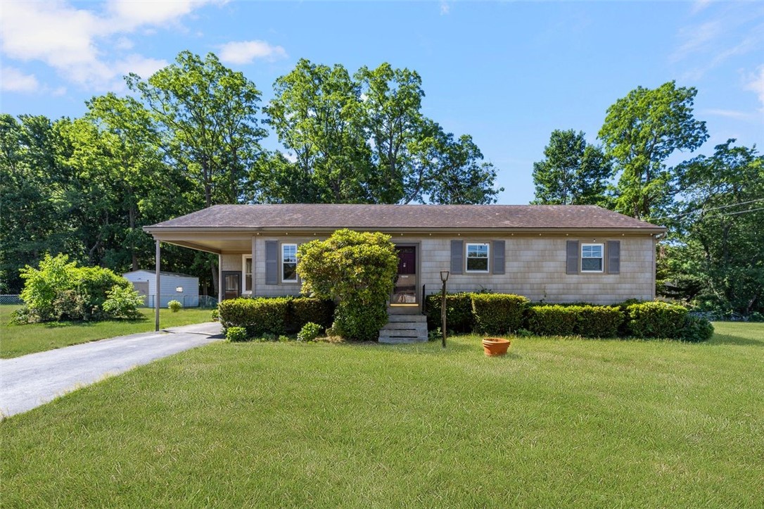 37 Ridgeway Drive Warren, RI 02885 - Photo 2 of 17