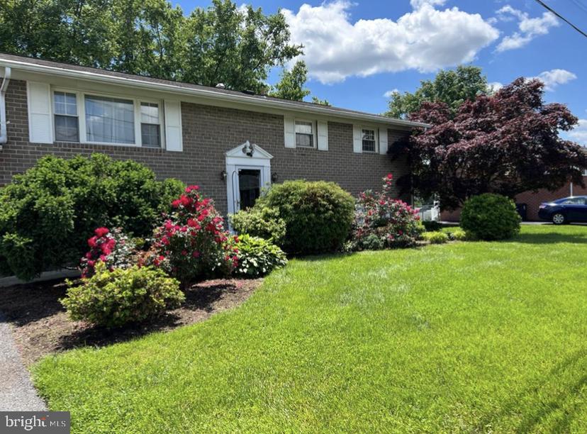 7605 Laurel Ridge Court Laurel, MD 20707 - Photo 2 of 34