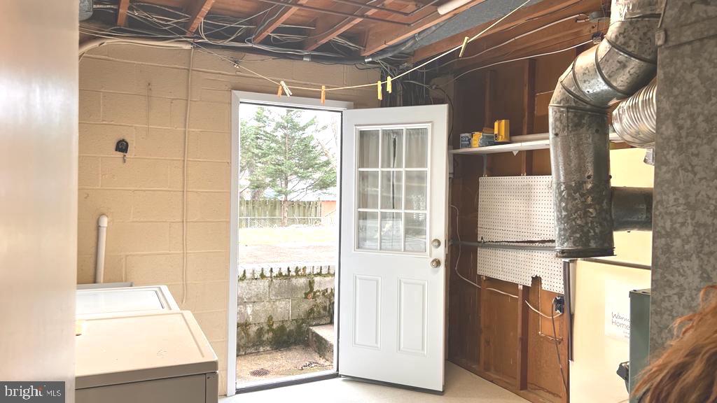 7605 Laurel Ridge Court Laurel, MD 20707 - Photo 31 of 34 Exit door to backyard