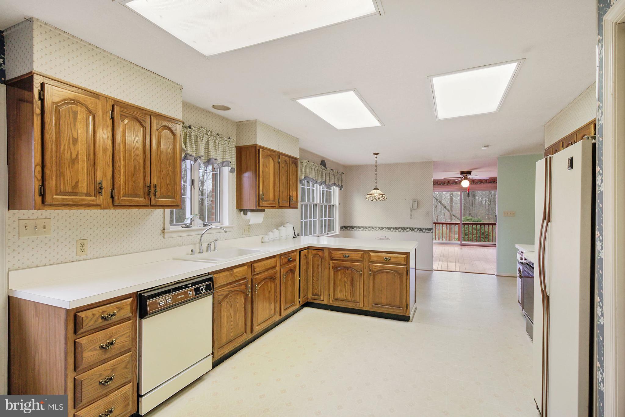 2647 Norbeck Road Silver Spring, MD 20906 - Photo 18 of 60 Kitchen - 2647 Norbeck Road, Silver Spring